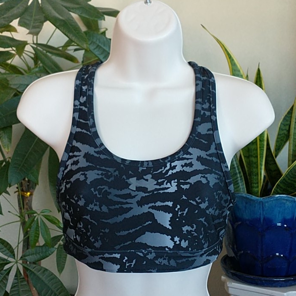Under Armour Sports Bra Size S/P 30-32